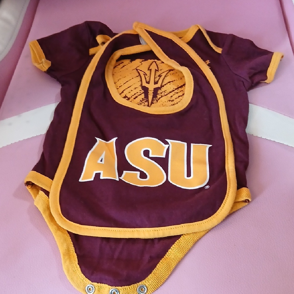 Colosseum Burgundy and Yellow Kids Set